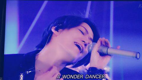 hyphen_yuuna's tweet photo. 歌ってる時のこの角度のかめがすき！！
この横の下から？っていうんかな？笑
とりあえず、大好き！かっこいい！！
だれか、分かってくれるかなぁ>_<笑 http://t.co/VmKkcHWYmC