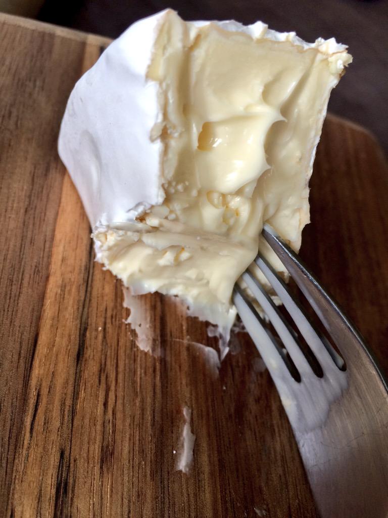 savvyvanessa's tweet photo. Big packing day calls for special treat Laliberte #CDNcheese &amp; #2015CCGP Grand Champ by @FromagePresby #Ideserveit http://t.co/ZzwxSCSo7G