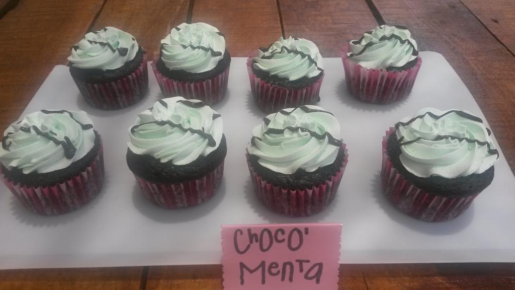 Que tal un postre de <a href="/FTHouseCoyoacan/">Food Trucks House</a> #cupcake #chocomenta <a href="/En_Coyoacan/">@En_Coyoacan</a> @guiacdmx <a href="/mx_df/">CDMX</a> @FTRadarDF <a href="/el_deefe/">El De Efe</a>