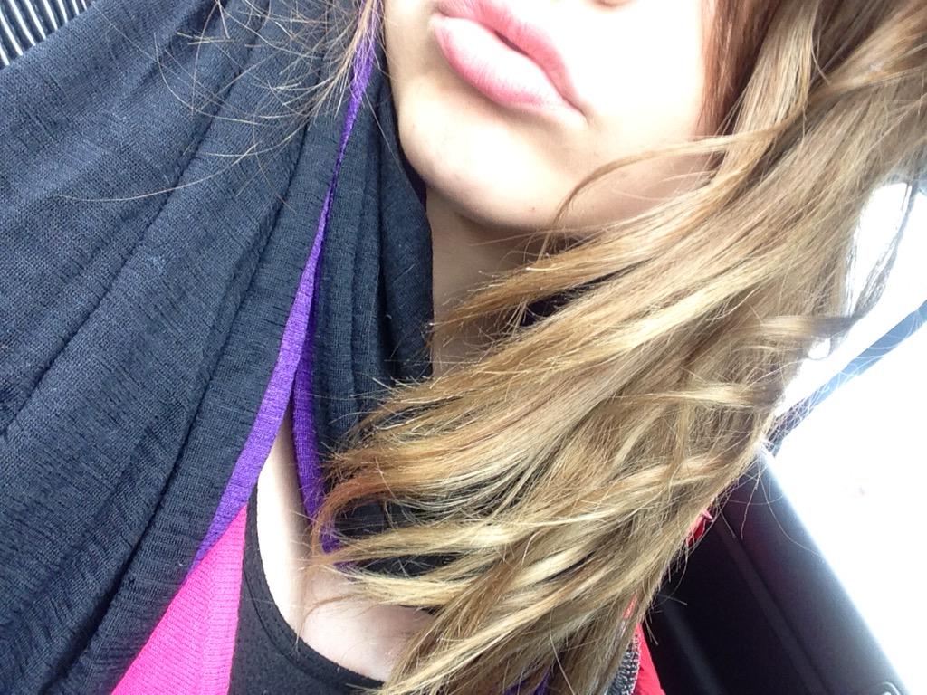 SandraLejeune1's tweet photo. #kylliejennerchallenge #boucheDeSuceuse 😂 http://t.co/tBNqEVLwKi