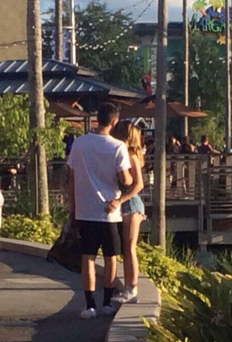 bindvrlove's tweet photo. IF YOU DON'T SHIP BEA AND JACOB YOU'RE LYING http://t.co/ixkho4yasZ
