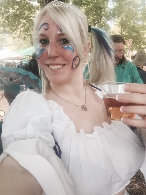 My first time having mead!! 12.9% alcohol nom nom http://t.co/H2BVQ8hAet<a href="/tag/atm"class="tags"><span>#atm</span></a><a href="/tag/asstomouth"class="tags"><span>#asstomouth</span></a>