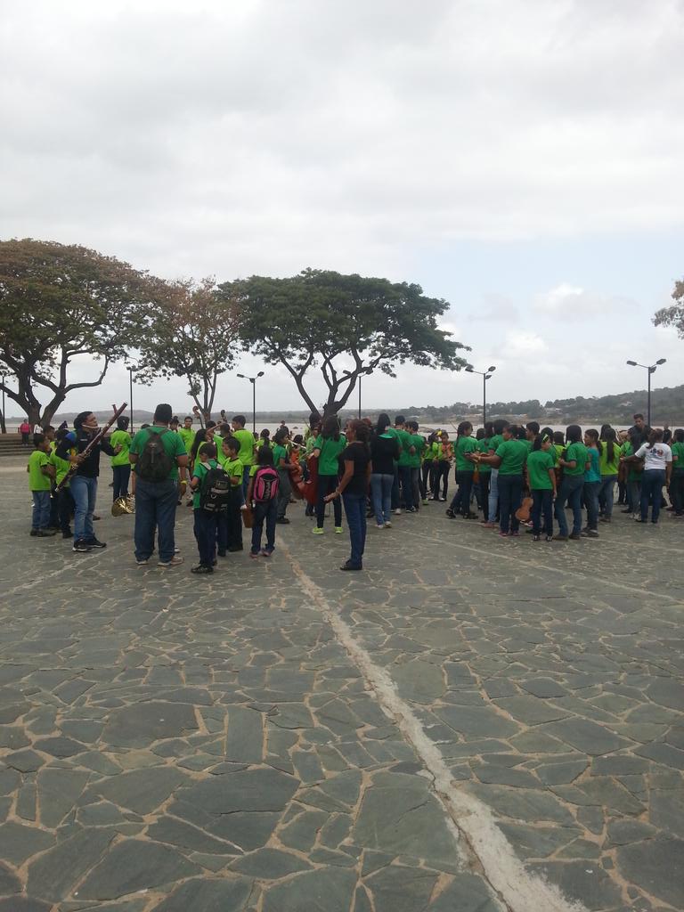 fary1978's tweet photo. @El_SISTEMA_CBL
ELSISTEMA BOLIVAR 
@ELSISTEMACBL
ELSISTEMABOLIVAR
#OSCBL
#ElSistemaCBLCumple38 http://t.co/JTliZGvzv0