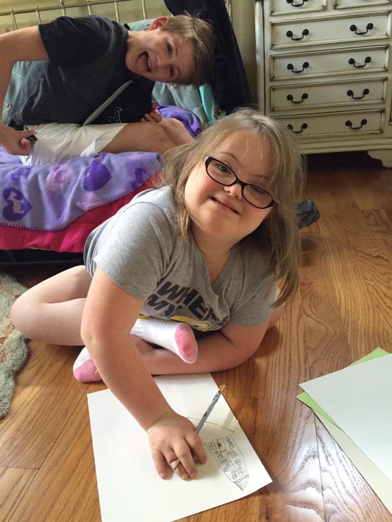 SarahGraceClub's tweet photo. Smiling for a cute pic until @MattyBRaps decided to photobomb! http://t.co/e2dOFROfbk