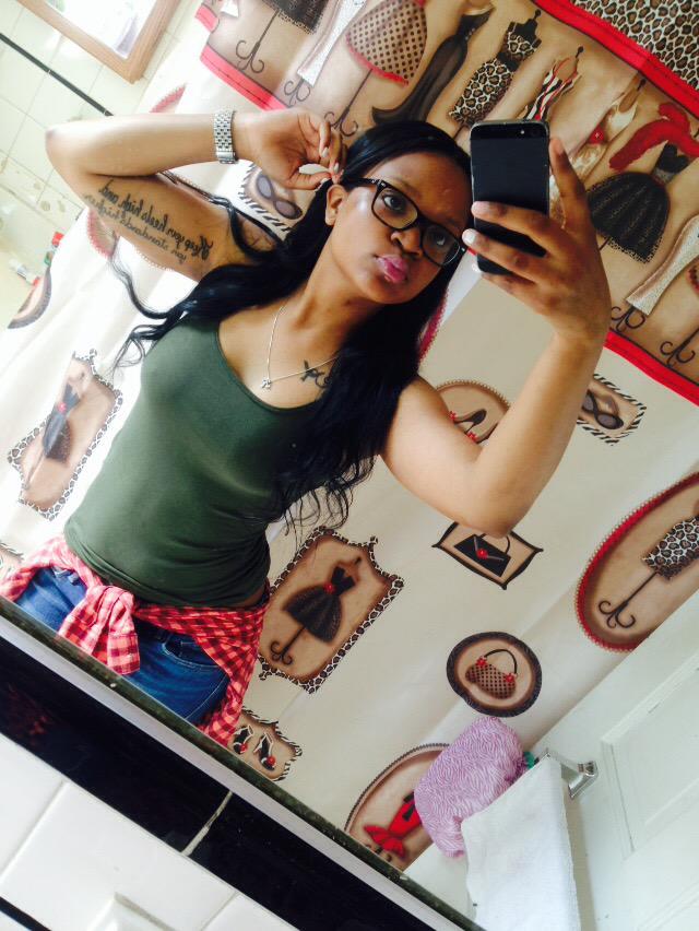 ivanawhite_'s tweet photo. her MEAN ASS 😍😍😅 #RaeTweet hey Van followers http://t.co/OSHJArv0Zz