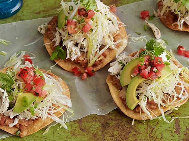 FoodNetwork's tweet image. These showstopping Chicken Tostadas were our most-popular recipe on @Pinterest this week: foodtv.com/2x7c0.