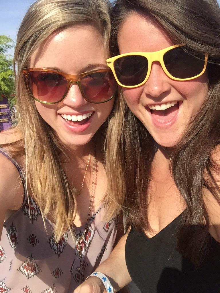 slich_'s tweet photo. GIMMIE SOME SHADES! #budandburgers #thisonesforyou #andforme http://t.co/QPrX0HxVdg