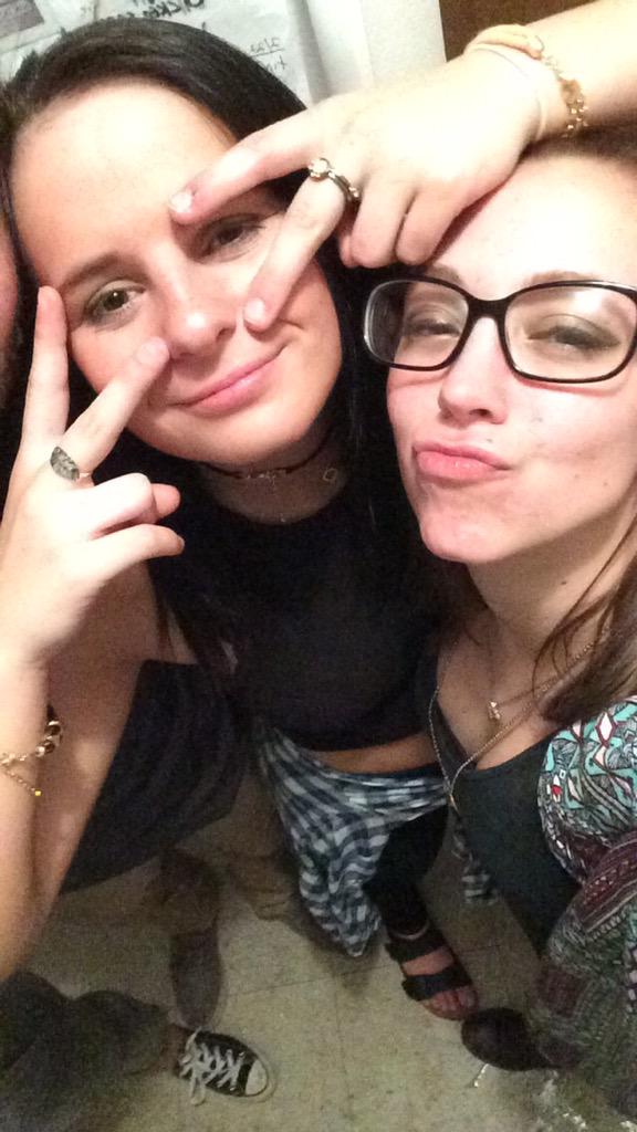 _thatshitBray's tweet photo. S/O to this girl because we still have the Twitter names we made together in high school #thatshitbray @Aint__itJay http://t.co/TTtdbUOUkK