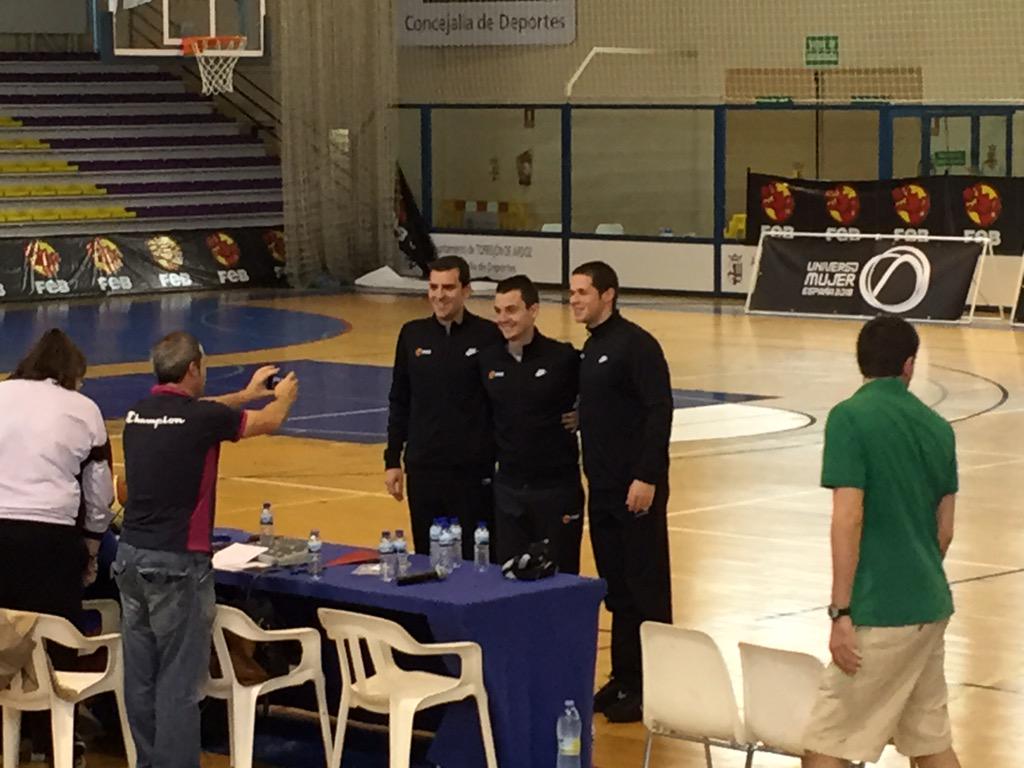 toniRPereira's tweet photo. Nuestros representantes madrileños en el #CEJBasket2015. Mucha suerte y a disfrutarlo @David_Turu @RaulZamS @jaimett7 http://t.co/PX6zcAStYa