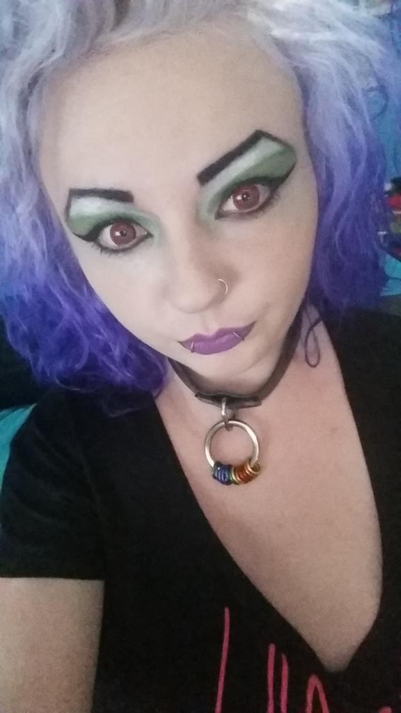 RealPinkyPowers's tweet photo. We are #liveonstreamate come #playwithyourself with us! #bustysluts #corset #ihatemornings #purpleandproud http://t.co/1MOAEHR0Kl