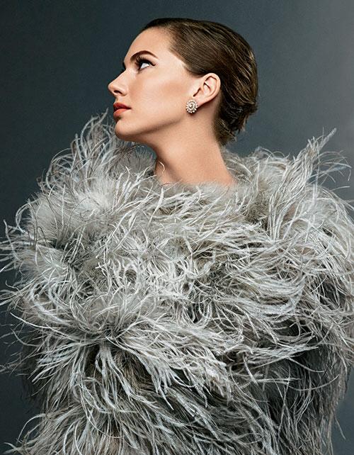 HarpersBazaarJP's tweet image. 今日はオードリー・ヘプバーンの86回目の誕生日。昨年、孫娘エマ・ファーラーがハーパーズバザーでモデルデビューしました。
buff.ly/1GRLcbt #audreyhepburn
#emmaferrer