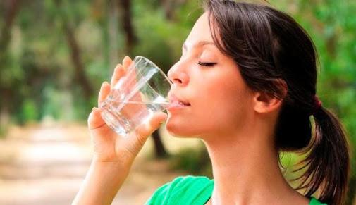 waterforyou_ID's tweet photo. Thank God is Monday! Yuk minum air putih dipagi hari, agar memperkuat sistem kekebalan tubuh! :D #DoDrinkWater #WFY http://t.co/JW1uiqahaX