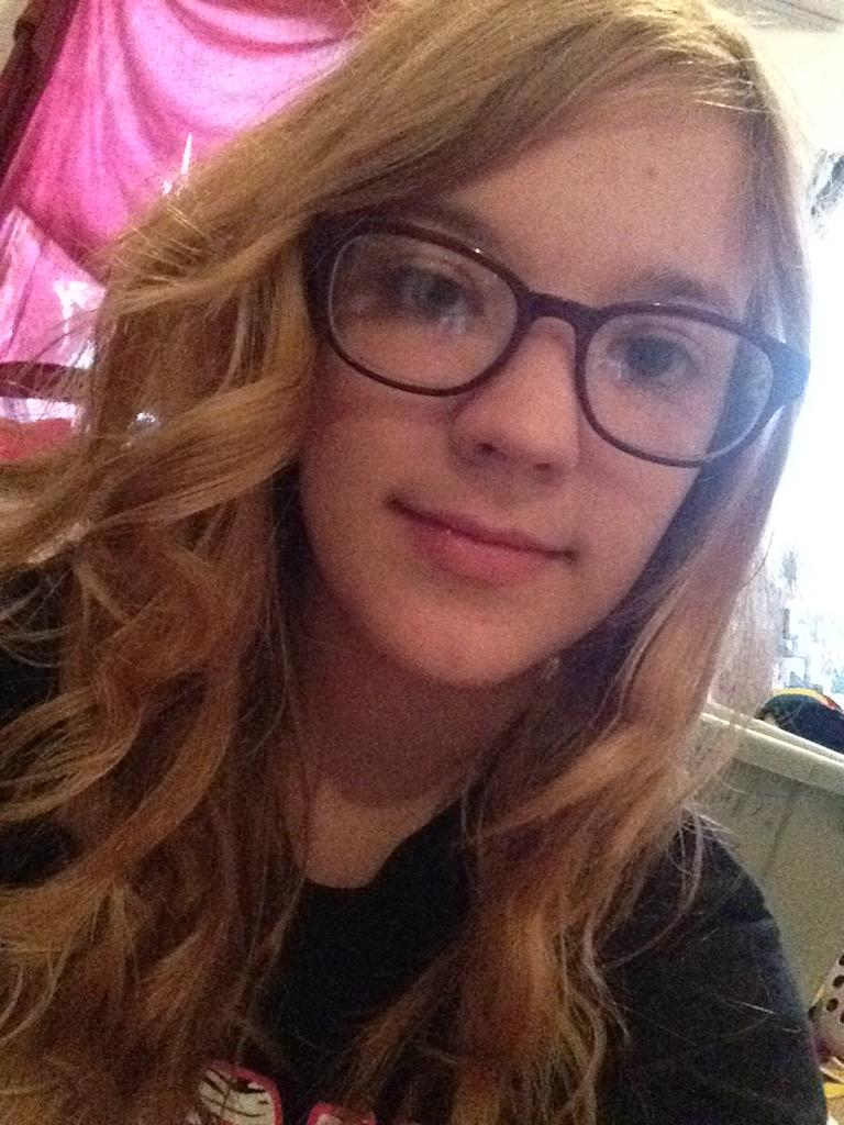 AbigailTesch's tweet photo. People say with my hair curled I look like @taylorswift13 from her video u belong with me #doi #cowgirl #lol #omfg http://t.co/0tCvP5EXSE