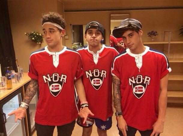 Happy birthday to luke and jai brooks love u guys    hope yous enjoy your 20th birthday   love yous                  