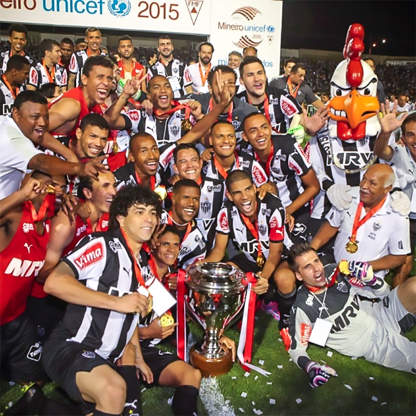 10Ronaldinho's tweet photo. Grande vitória do @atletico e do parceiro @JoAlvesOficial, incrível como um gol pode mudar tudo! Aqui é galo porra!!! http://t.co/rviR7QXl6X
