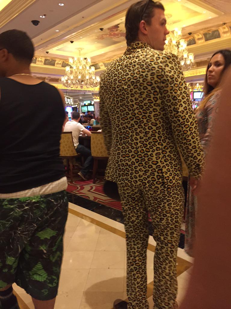 AronsonJessica's tweet photo. Having a wild time in Vegas!! http://t.co/y0oFMEQKvi