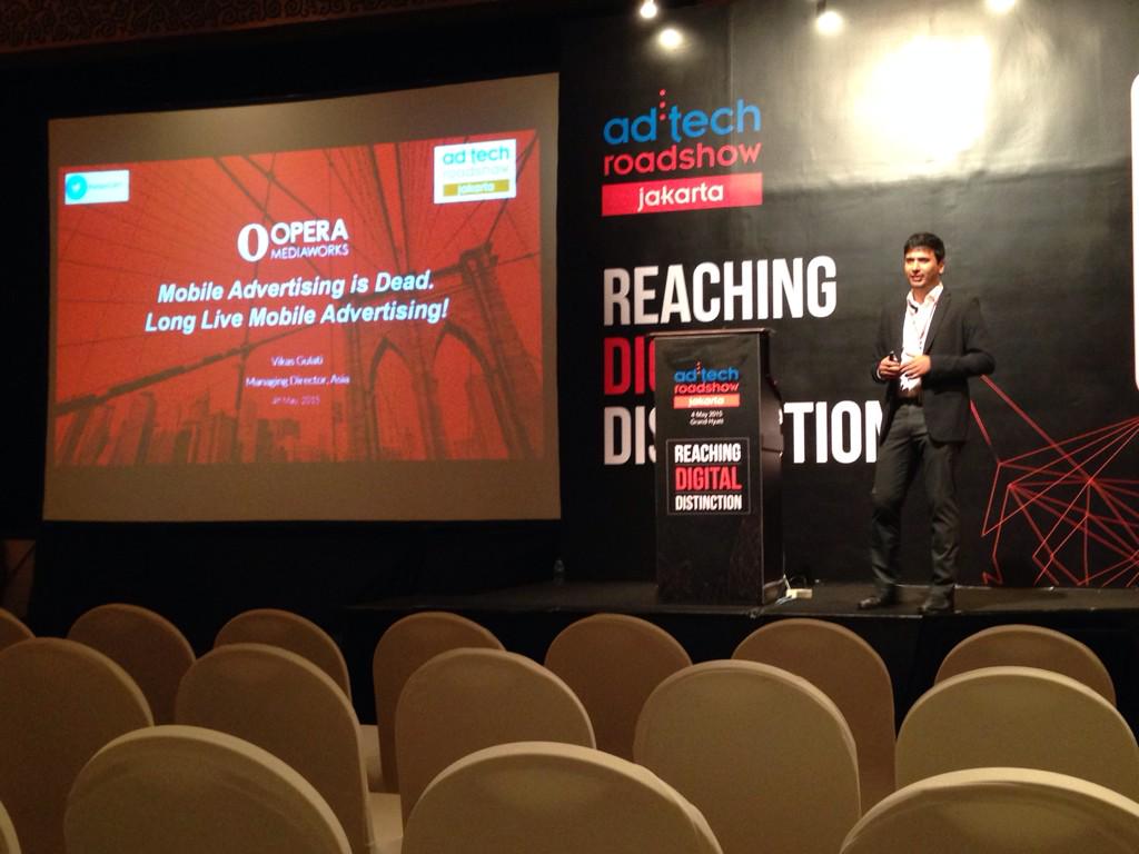 adithriadi's tweet photo. A presentation "How mobile advertising works". By @OMediaworks 

#picturemeatadtech #adtechJKT http://t.co/RJX4Hmsq2A