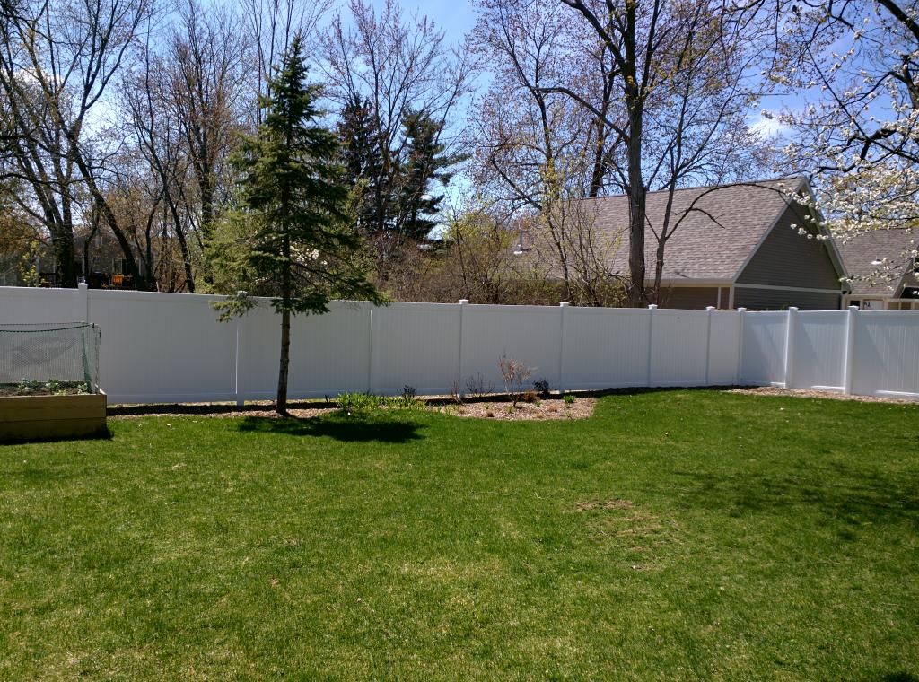 profencegr's tweet photo. Our #fence still looks great years after we finished it. Another reason no fence beats a Pro Fence
#bufftech #vinyl http://t.co/dRvKkjVKkN