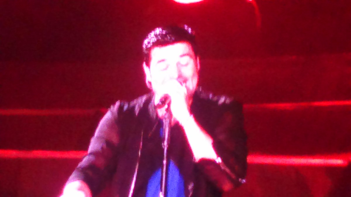Violet_03342's tweet photo. #EnTodoEstareTour espectacular el concierto del astro Chayanne, no esperaba menos de ti, como siempre genial... 🎉 http://t.co/WAAL4D7WBE