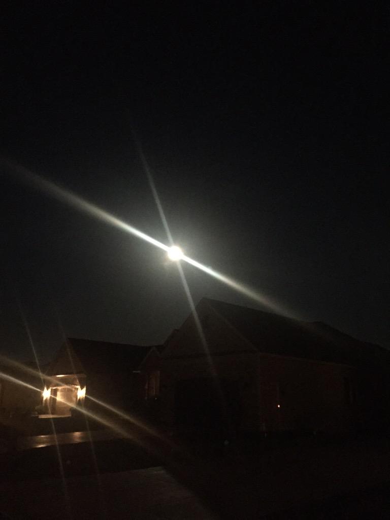 TSiskar's tweet image. cool. #moon #highqualitycamera