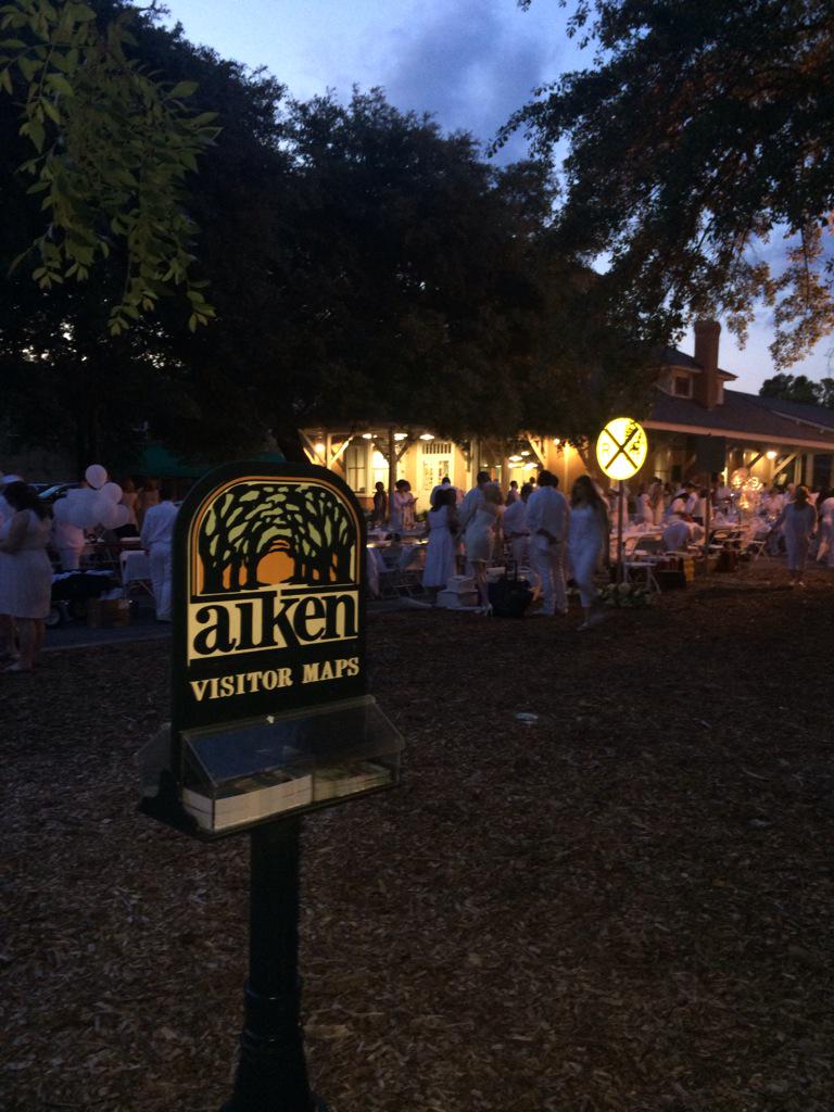 AliciaKough's tweet image. #aiken loves a #party a reason to get #fussed up and #fancy! I love it, throw in some #charity and pow it's an event!