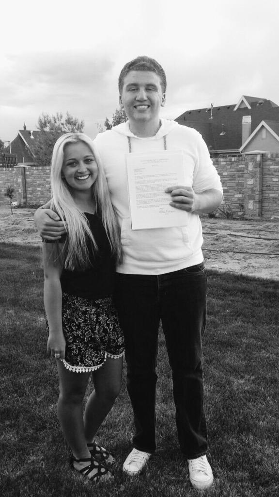 CassidyStellmon's tweet photo. Japan prepare to laugh your bootys off cause you've got the funniest kid coming your way. Congrats Easton! Love U❤️🇯🇵 http://t.co/hnNzXwRzKH