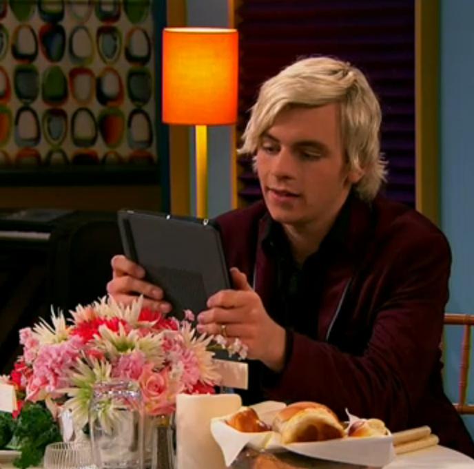 Ondhat_smiley's tweet photo. Auslly with wedding rings seems so natural Could there be a possible ausllywedding in the future http://t.co/X2m0pmTODs @DisneyChannelPR