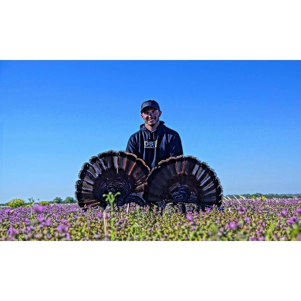 DaveSmithDecoys's tweet photo. Amazing hunt this past week. Responded to the #DSDstrutter well. Great hunt, great memories! -Charlie #DSDecoys http://t.co/aKnNMFmsai