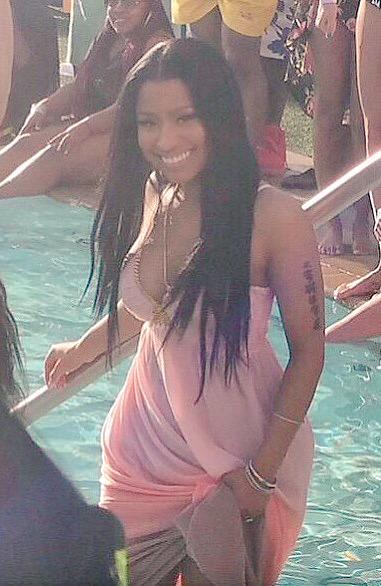 TylaaTheBarb_xo's tweet photo. @NICKIMINAJ 😍😍😍 you have slayed my life again! http://t.co/JD5aMTysYG