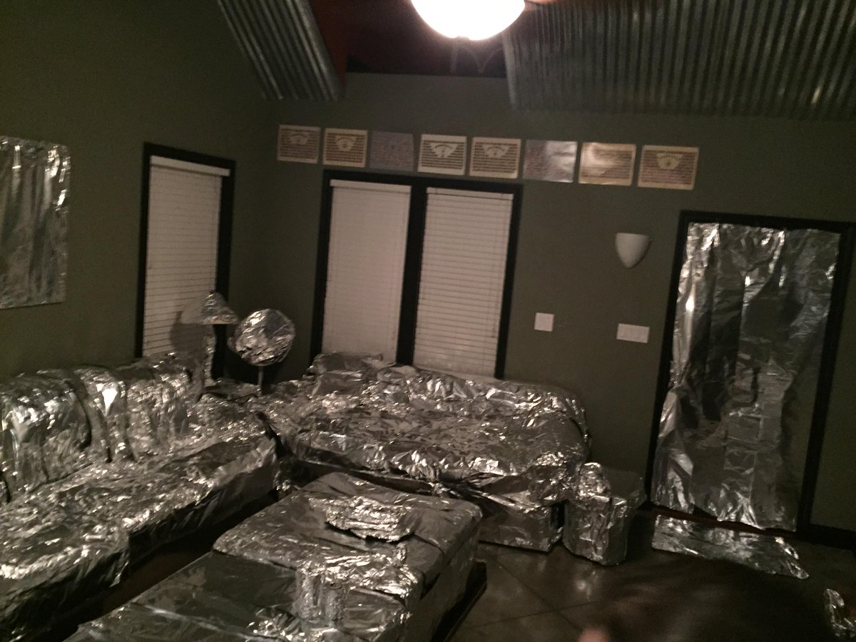 kelscouch's tweet photo. Props to Ashley and Nicole for pulling off a gr8 prank while Tyler and the roomies were out of town :)) http://t.co/C5Ow3iPNVH