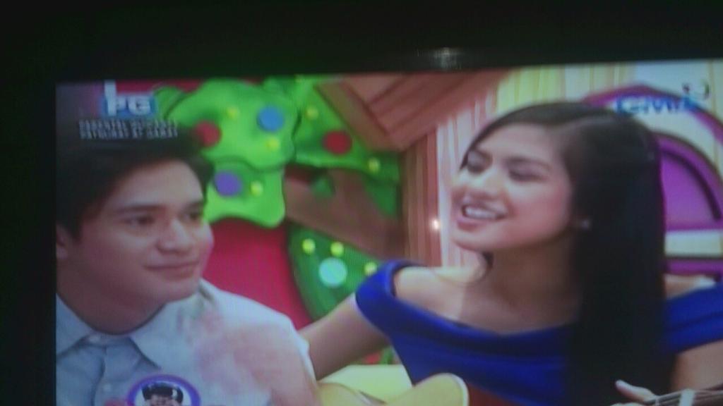 Insta31009614's tweet photo. #GabRuOnTRMS Song For Ruru!!!@_gabbigarcia @Rurumadrid8 http://t.co/gbQIO2quLy