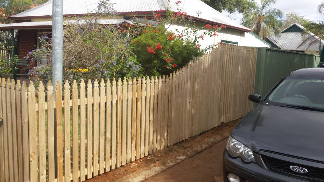 fostersfencing's tweet photo. Picket #fence  by @fostersfencing http://t.co/uTif4ZDDfB
