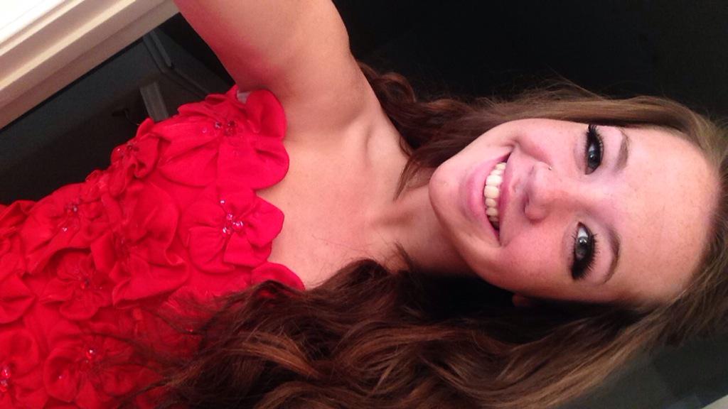 Sarahhrader's tweet image. My last prom was 🔥🔥🔥. Couldn't have had more fun with my best friends💃 #PROM25k