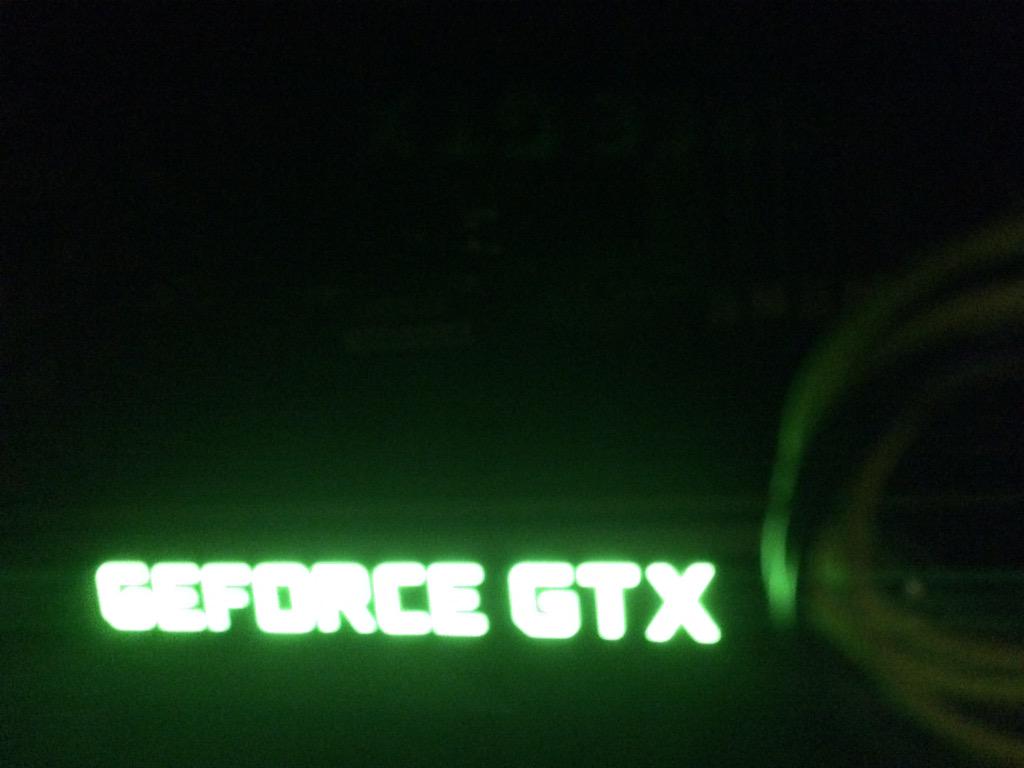 QueensHeretic's tweet photo. Back with a bigger and better video card! http://t.co/WeKAxhUgQ3