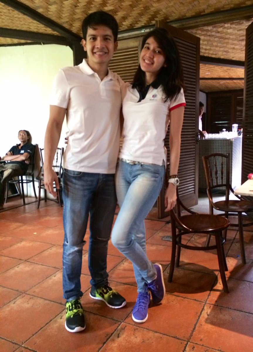 ePlanetSports's tweet photo. Couple in white - @dimassetto_1 dan @dhiniaminarti29 wearing Reebok Zpump &amp; Reebok Skyscape. http://t.co/mpPc9J29En