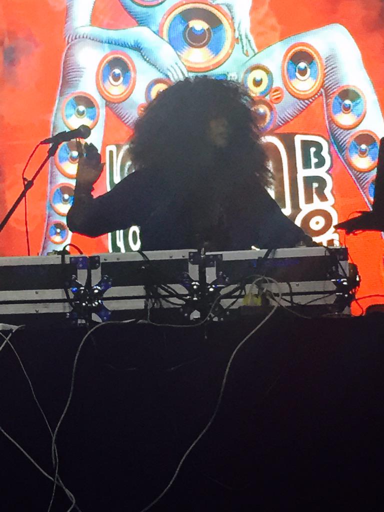 Alicehigh5's tweet photo. @ErykahBadu  please say hi back!!! So happy right now!!! http://t.co/pWDsJQh04F