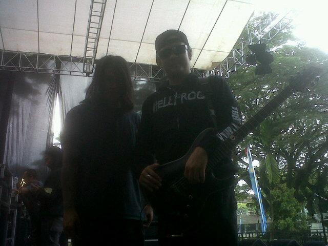 BALAIKOTA saat <a href="/burgerkill666/">Dede "Kajit" Sutanzah</a> checksound <a href="/agung_hellfrog/">Agung Burgerkill</a>