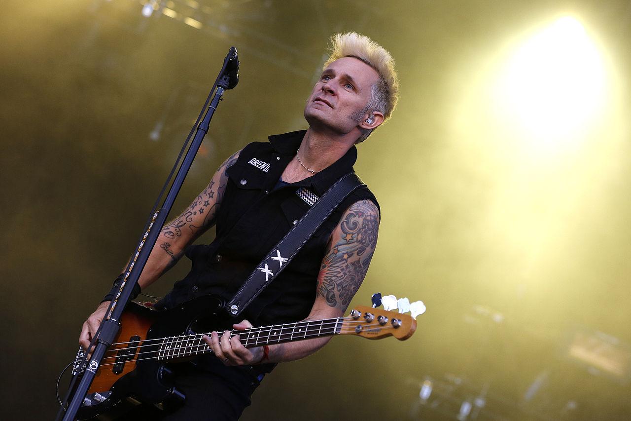   EFranz2: Happy 43rd birthday Mike Dirnt, best known as bass player for Green Day  \"Boulevard Of 