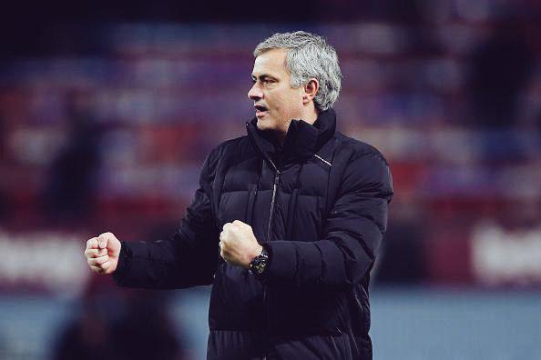 Los_Metralletas's tweet photo. Enorme detalle de Mourinho acordándose de nosotros al celebrar la Premier. Grande!! http://t.co/CXznuPKmYh