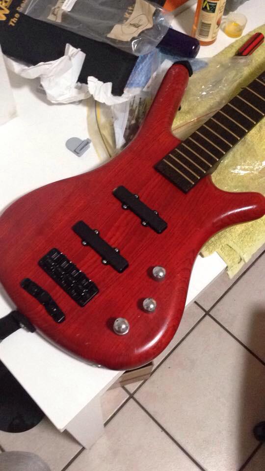 Jimi_Jaymes's tweet photo. @WarwickFramus New hardware came gotta take get the 18v preamp from a thumb put in and the black knobs and it's done http://t.co/b0GaWGozzw
