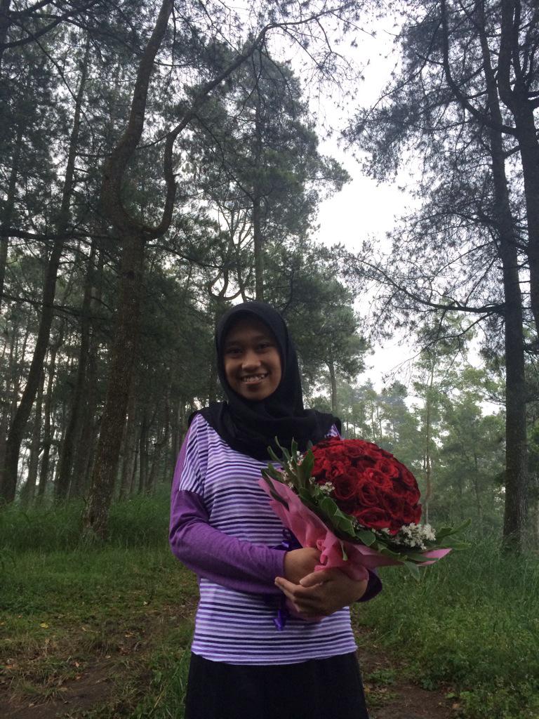 Salah satu testimoni dari kak <a href="/afrizavaa/">Alva Afriza</a> .. Terimakasih sudah order di #RiezFlorist kak.. ^^v