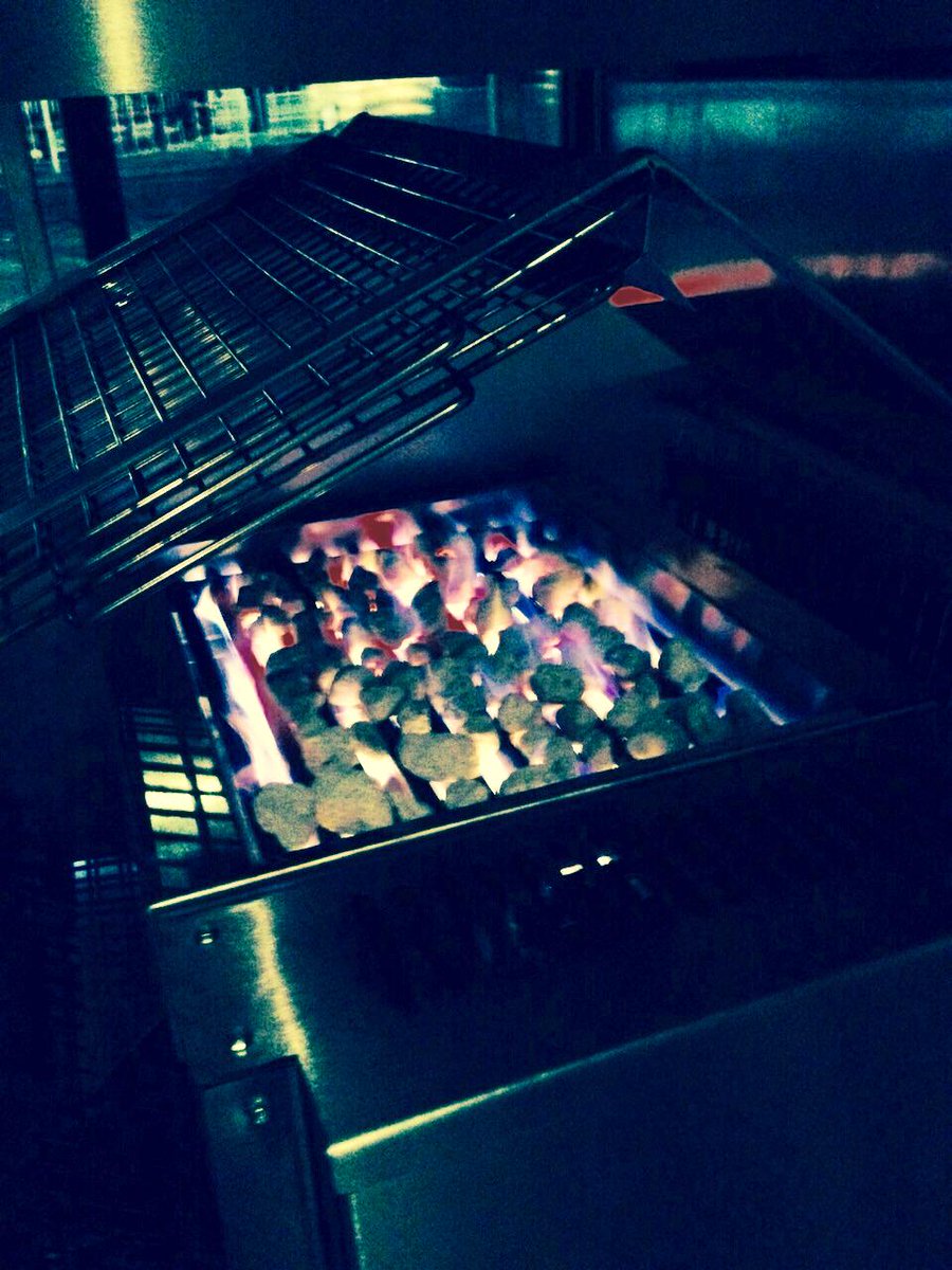 TheShack68's tweet photo. Bank Holiday BBQ? @TheShack68 does it best! See you at lunchtime #Twickenham #Richmond #firingup #makingmondaysmatter http://t.co/HoQjEROk2S