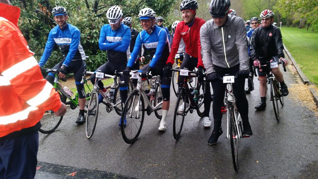 EHCFoundation's tweet photo. @simongillphoto @lionelbirnie happy focus at the start line chaps http://t.co/UVo9Za3D2w