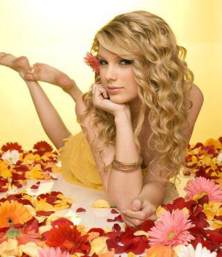morimotochie's tweet photo. 新宿三越伊勢丹にてキュートな大事件！
あのTaylor Swift（テイラー・スウィフト）さまが、いらして
わたしの絵をほしいとのことで、
tear drops が贈呈されてゆきました。
びっくり！ http://t.co/zGMST0KxS5