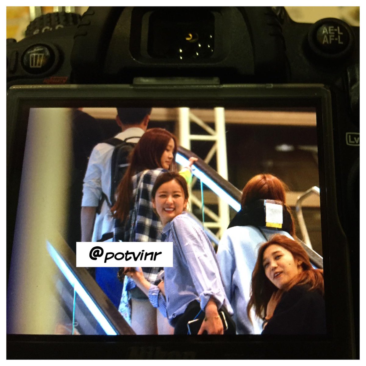 potvinr's tweet photo. 150503 LAX Apink Departure back to Seoul - Preview Bomi http://t.co/o1X8Us2d6l