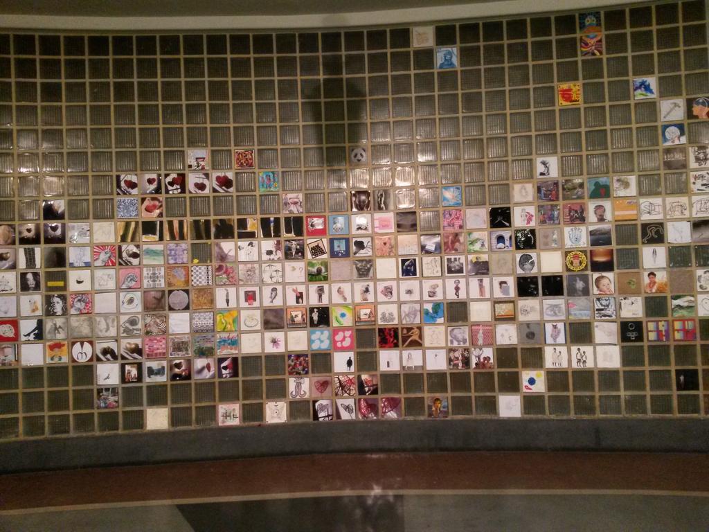 jmoraleshdez's tweet photo. "Las relaciones de poder penetran en los cuerpos" (Foucault). Exposición #cuerpoypoder en C/ Fuencarral, Madrid. http://t.co/QW3OiNzHNj