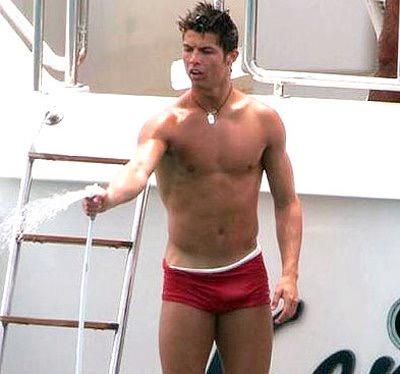 VIPmeat's tweet photo. Cristiano Ronaldo 💦 http://t.co/zv3h77pU3o