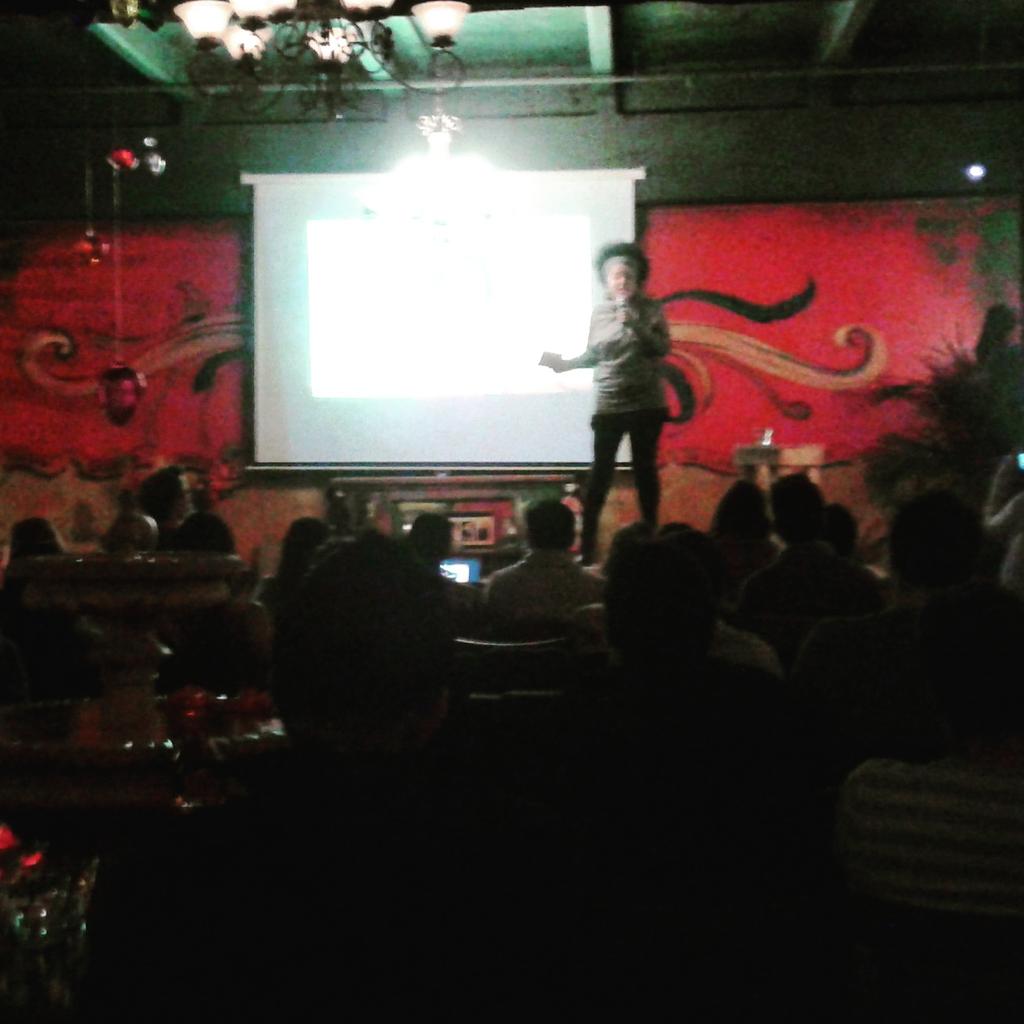 FUN_Auckland's tweet image. Now we are listening to Jennifer Zea! #FUNAuckland #FuckUpNights #Auckland #NewZealand