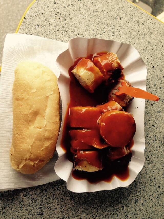 BuenderSchalker's tweet photo. #Currywurst #CenterArt #FrühstückOWL #Pic http://t.co/LamlYwa3E0