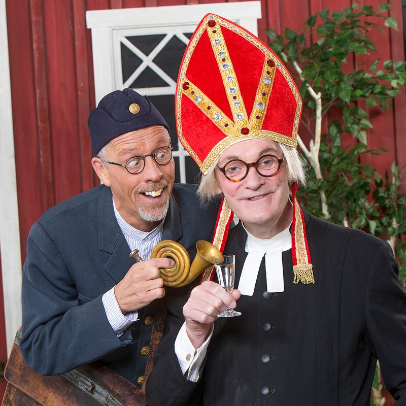 2EntertainAB's tweet photo. Succegänget från Vallarna åker på turne hela hösten med NYA föreställningen Bröllop i Kikar'n. http://t.co/yr6ORz6Qof http://t.co/Dg8MOYpxcF